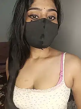 Snapshot of Love-N chatting on May 27, 2026, 6:49 pm Love-N online show from May 27, 2026, 6:49 pm