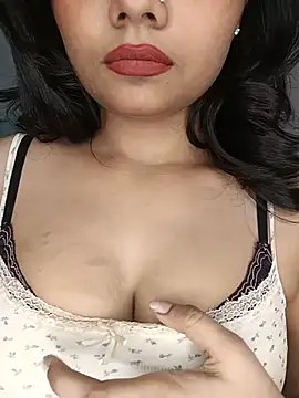 Snapshot of Love-N chatting on July 12, 2026, 5:59 pm Love-N online show from July 12, 2026, 5:59 pm