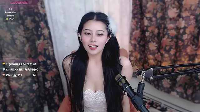 cat-lady-6688 online show from March 13, 2025, 1:40 pm