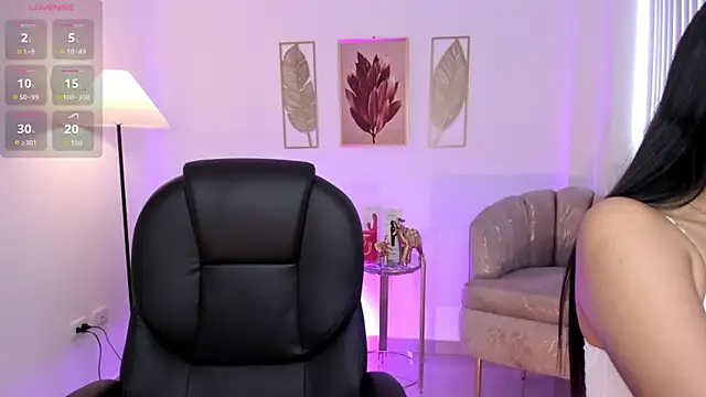 Layla Breezee online show from October 25, 2025, 2:46 pm