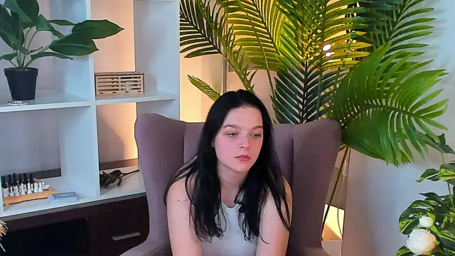 Snapshot of GladysHewell chatting on January 27, 2025, 5:15 pm GladysHewell online show from January 27, 2025, 5:15 pm