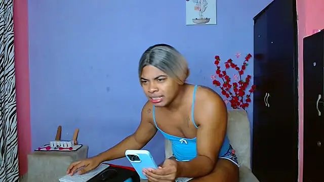 Snapshot of electrabrowns chatting on September 28, 2025, 4:40 am electrabrowns online show from September 28, 2025, 4:40 am