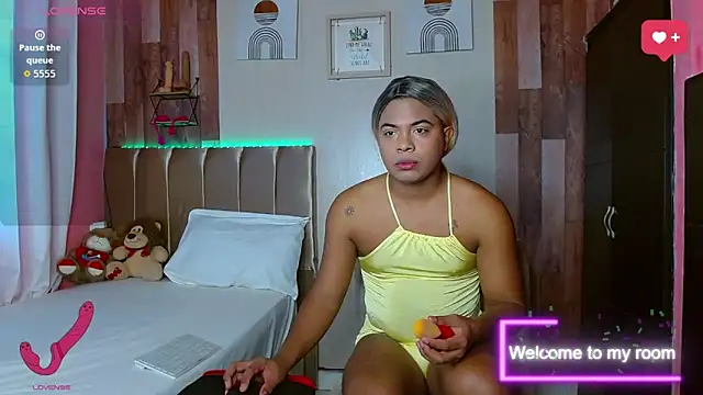 Snapshot of electrabrowns chatting on October 29, 2025, 8:10 pm electrabrowns online show from October 29, 2025, 8:10 pm