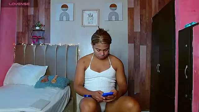 Snapshot of electrabrowns chatting on March 1, 2026, 9:17 pm electrabrowns online show from March 1, 2026, 9:17 pm