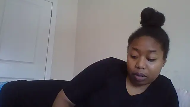 Snapshot of angeliquebelcali chatting on February 24, 2025, 6:36 pm angeliquebelcali online show from February 24, 2025, 6:36 pm