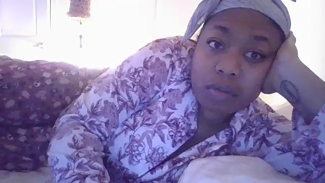 Snapshot of angeliquebelcali chatting on March 8, 2025, 6:21 am angeliquebelcali online show from March 8, 2025, 6:21 am