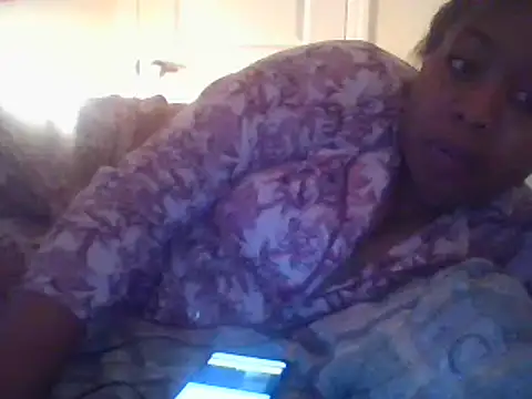 Snapshot of angeliquebelcali chatting on March 12, 2025, 12:42 am angeliquebelcali online show from March 12, 2025, 12:42 am