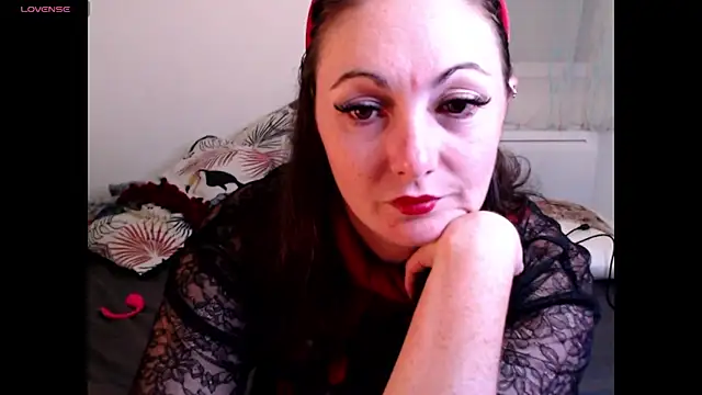 AdorahB3ll3 online show from September 8, 2025, 7:02 pm