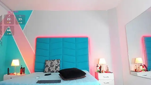 Luciana brown  online show from February 10, 2025, 11:55 pm