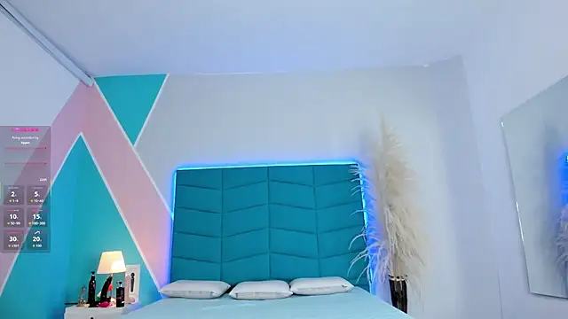 Luciana brown  online show from November 12, 2025, 8:08 pm