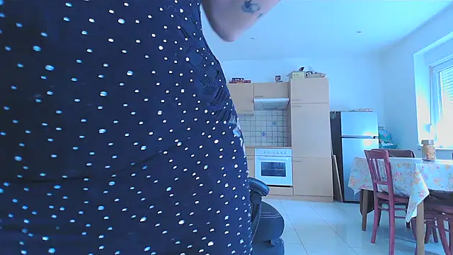 Snapshot of serena__vedette chatting on January 30, 2025, 2:25 pm serena vedette online show from January 30, 2025, 2:25 pm