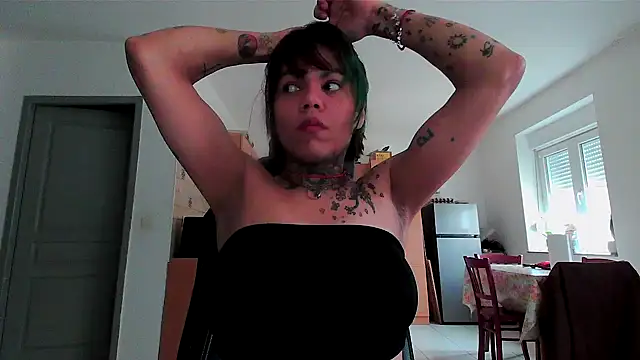 Snapshot of serena__vedette chatting on February 25, 2025, 8:14 am serena vedette online show from February 25, 2025, 8:14 am