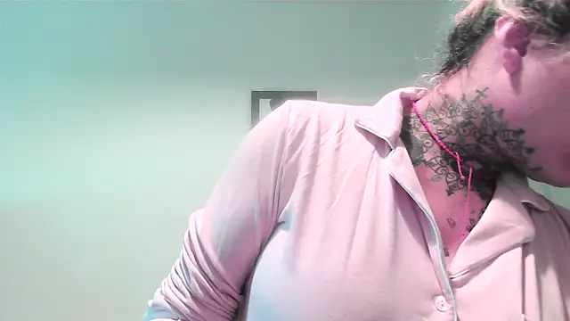 Snapshot of serena__vedette chatting on September 24, 2025, 9:45 am serena vedette online show from September 24, 2025, 9:45 am