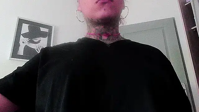 Snapshot of serena__vedette chatting on September 30, 2025, 8:52 am serena vedette online show from September 30, 2025, 8:52 am