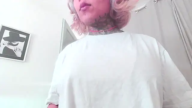 Snapshot of serena__vedette chatting on October 13, 2025, 9:09 am serena vedette online show from October 13, 2025, 9:09 am