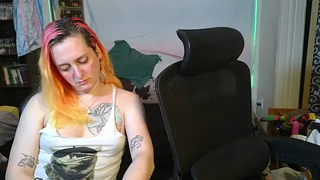 Evelan420 online show from February 9, 2026, 8:57 pm