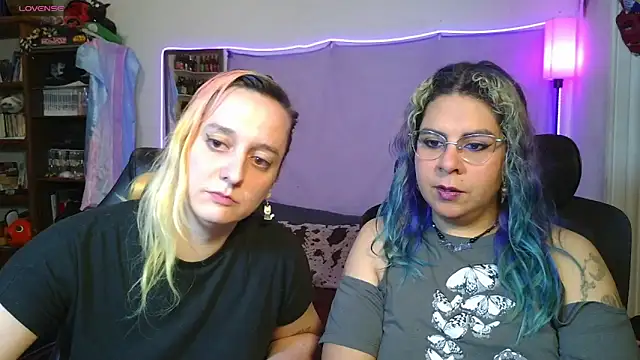 Snapshot of Evelan420 chatting on May 5, 2026, 7:44 pm Evelan420 online show from May 5, 2026, 7:44 pm
