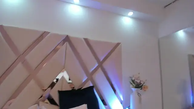 taliarussel online show from February 19, 2025, 9:36 pm