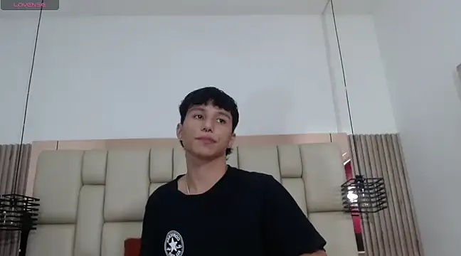 Snapshot of MarckPassion chatting on February 4, 2025, 12:55 pm MarckPassion online show from February 4, 2025, 12:55 pm