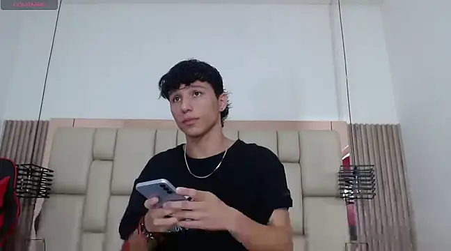 Snapshot of MarckPassion chatting on February 6, 2025, 12:48 pm MarckPassion online show from February 6, 2025, 12:48 pm