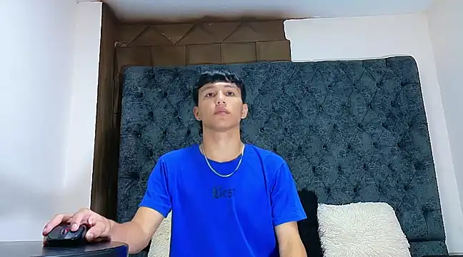 Snapshot of MarckPassion chatting on March 18, 2025, 1:09 pm MarckPassion online show from March 18, 2025, 1:09 pm