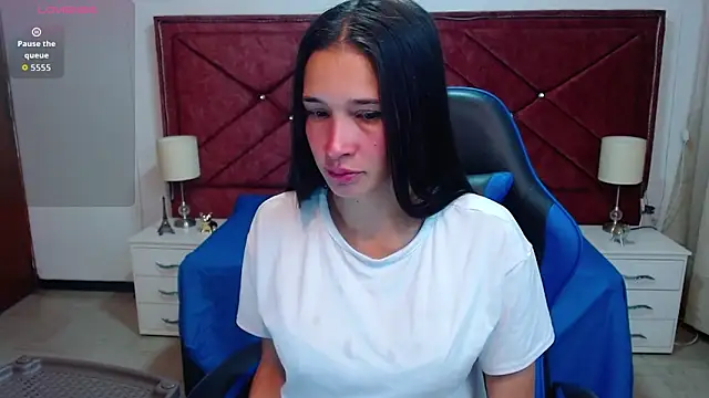 victoria adams07 online show from February 3, 2026, 1:49 pm