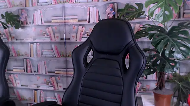 Snapshot of DemianEnglen chatting on March 20, 2025, 8:42 am DemianEnglen online show from March 20, 2025, 8:42 am