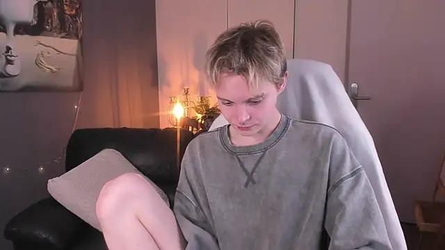 Snapshot of DemianEnglen chatting on September 27, 2025, 1:27 pm DemianEnglen online show from September 27, 2025, 1:27 pm