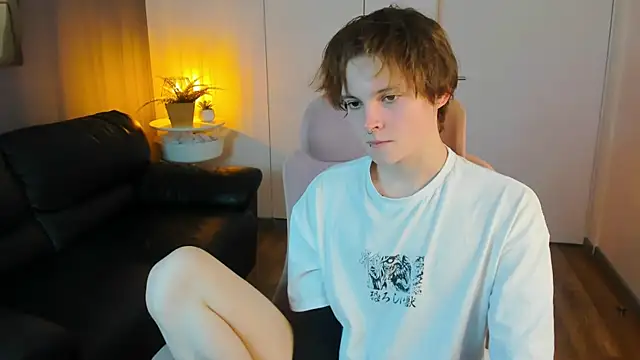 DemianEnglen online show from April 8, 2026, 3:45 pm