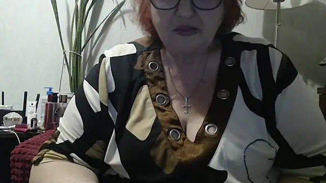 Snapshot of DeniseeRosea chatting on April 7, 2026, 5:57 pm DeniseeRosea online show from April 7, 2026, 5:57 pm