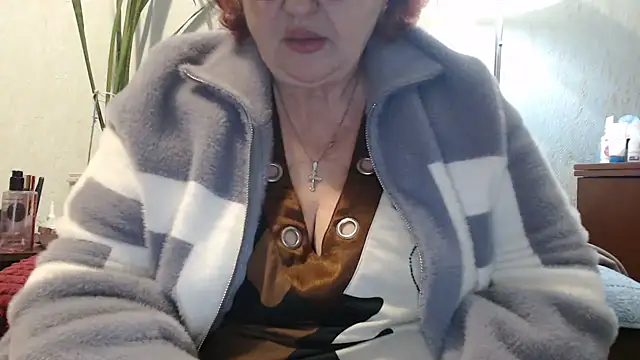 Snapshot of DeniseeRosea chatting on April 15, 2026, 11:16 pm DeniseeRosea online show from April 15, 2026, 11:16 pm