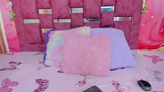 Snapshot of scarlett__evans_ chatting on April 28, 2026, 6:35 pm scarlett evans online show from April 28, 2026, 6:35 pm