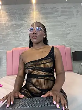 Alaia Colins online show from May 6, 2026, 12:08 am