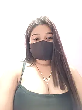 Simran-001 online show from May 5, 2026, 12:24 pm