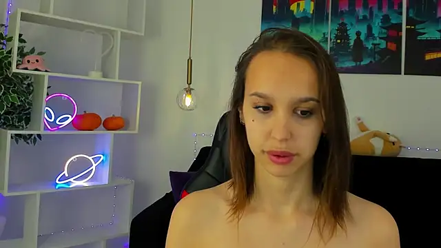 Snapshot of SandraTucker chatting on October 25, 2025, 3:03 am SandraTucker online show from October 25, 2025, 3:03 am