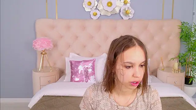 SandraTucker online show from March 21, 2026, 2:49 am