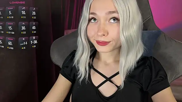 Snapshot of Ohmy_Nora_ chatting on June 14, 2026, 1:25 am Ohmy Nora online show from June 14, 2026, 1:25 am