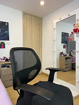 KarlaWild online show from October 17, 2025, 3:10 am