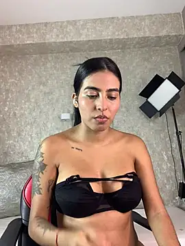 Snapshot of genesissara chatting on May 17, 2026, 9:22 pm genesissara online show from May 17, 2026, 9:22 pm