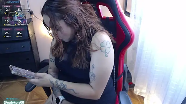 natyk m online show from April 1, 2026, 3:42 pm