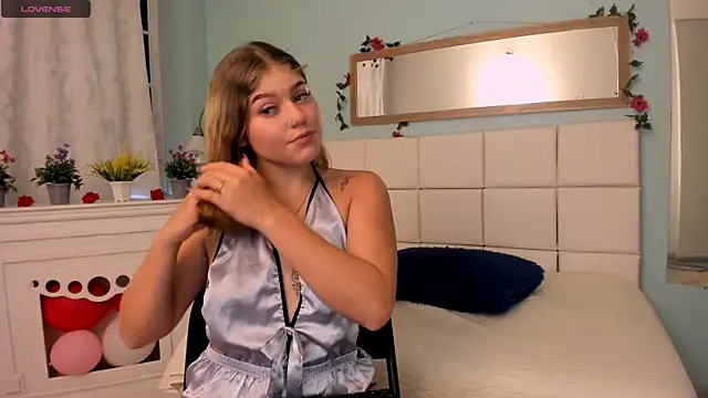 alaia greyy online show from February 26, 2025, 1:30 pm