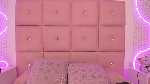 CAYLINCOLLINS online show from February 7, 2026, 3:54 am