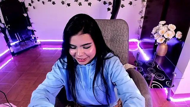 Snapshot of saray__jones chatting on January 22, 2025, 1:11 pm saray jones online show from January 22, 2025, 1:11 pm