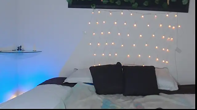 Snapshot of saray__jones chatting on March 11, 2025, 9:04 pm saray jones online show from March 11, 2025, 9:04 pm