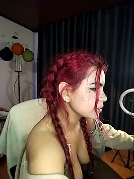 Snapshot of saray__jones chatting on September 13, 2025, 11:26 pm saray jones online show from September 13, 2025, 11:26 pm