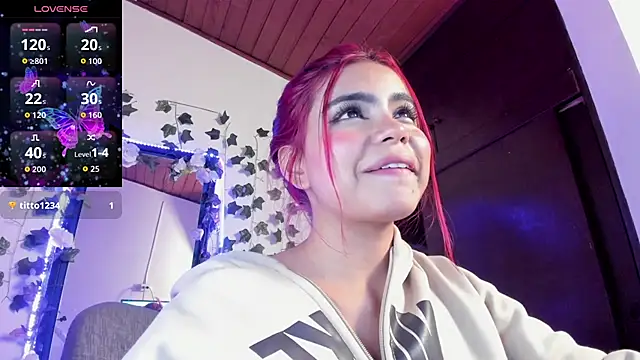 Snapshot of saray__jones chatting on September 16, 2025, 1:17 am saray jones online show from September 16, 2025, 1:17 am