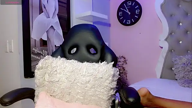 CamiiGarcia online show from February 23, 2025, 5:18 pm