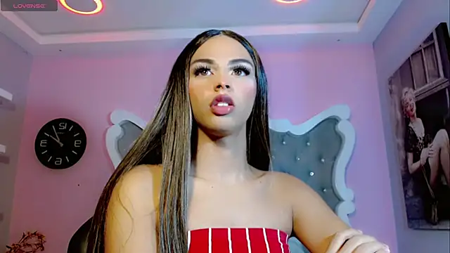 CamiiGarcia online show from March 7, 2025, 2:34 pm