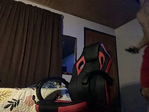 Snapshot of Nooneisthis chatting on September 24, 2025, 6:39 am Nooneisthis online show from September 24, 2025, 6:39 am