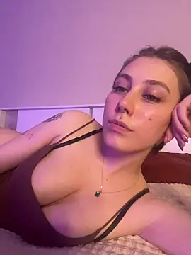 Molli Luv online show from October 25, 2025, 3:51 pm